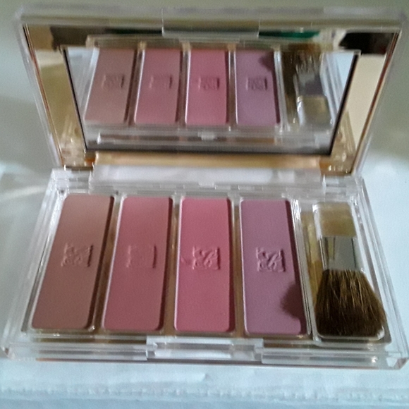 Estee Lauder Other - Estee Lauder Deluxe All-Over Face Compact